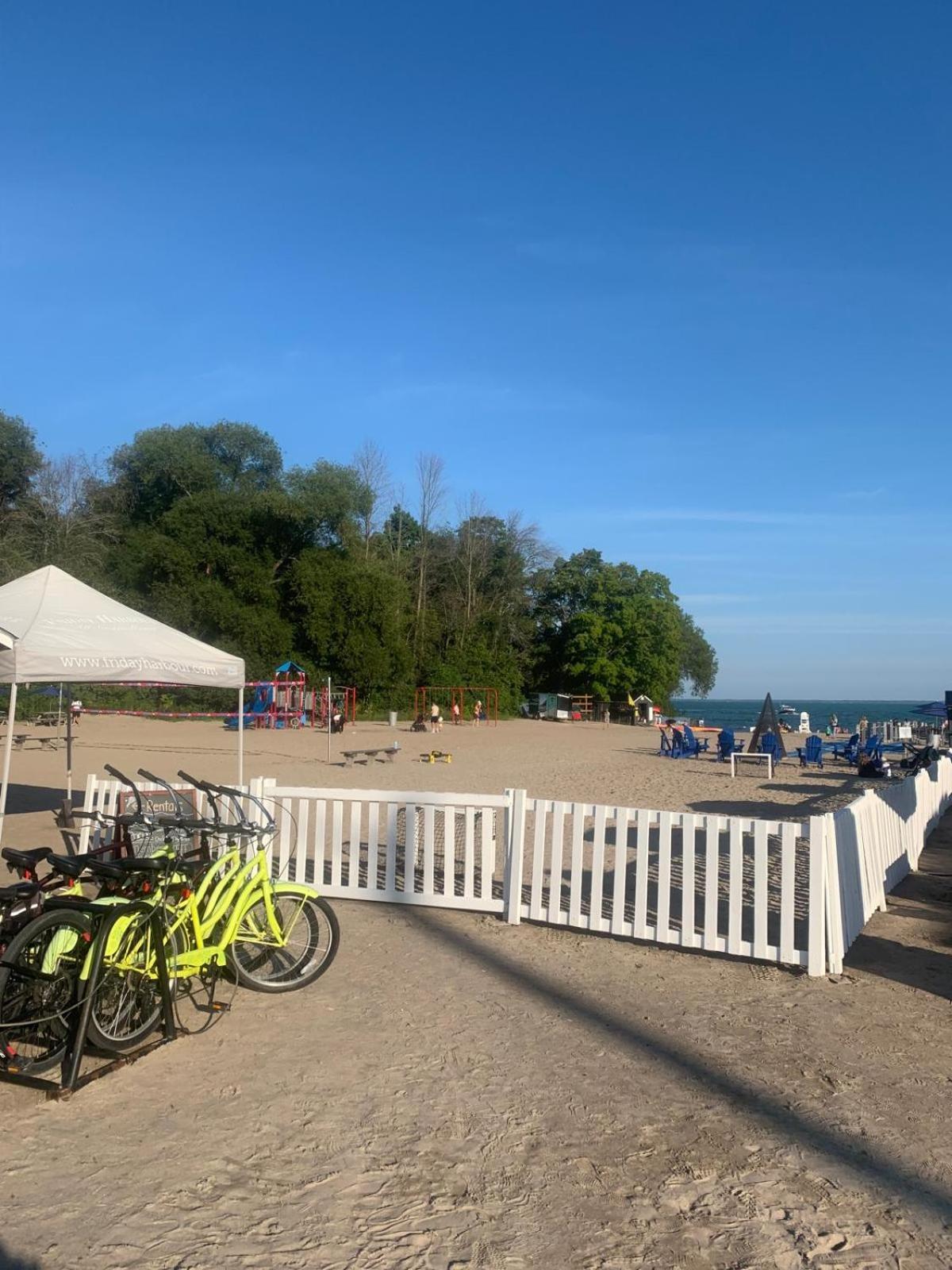 Stunning Stayz At Friday Harbour Beach Marina Resort Lake Simcoe Innisfil Eksteriør bilde