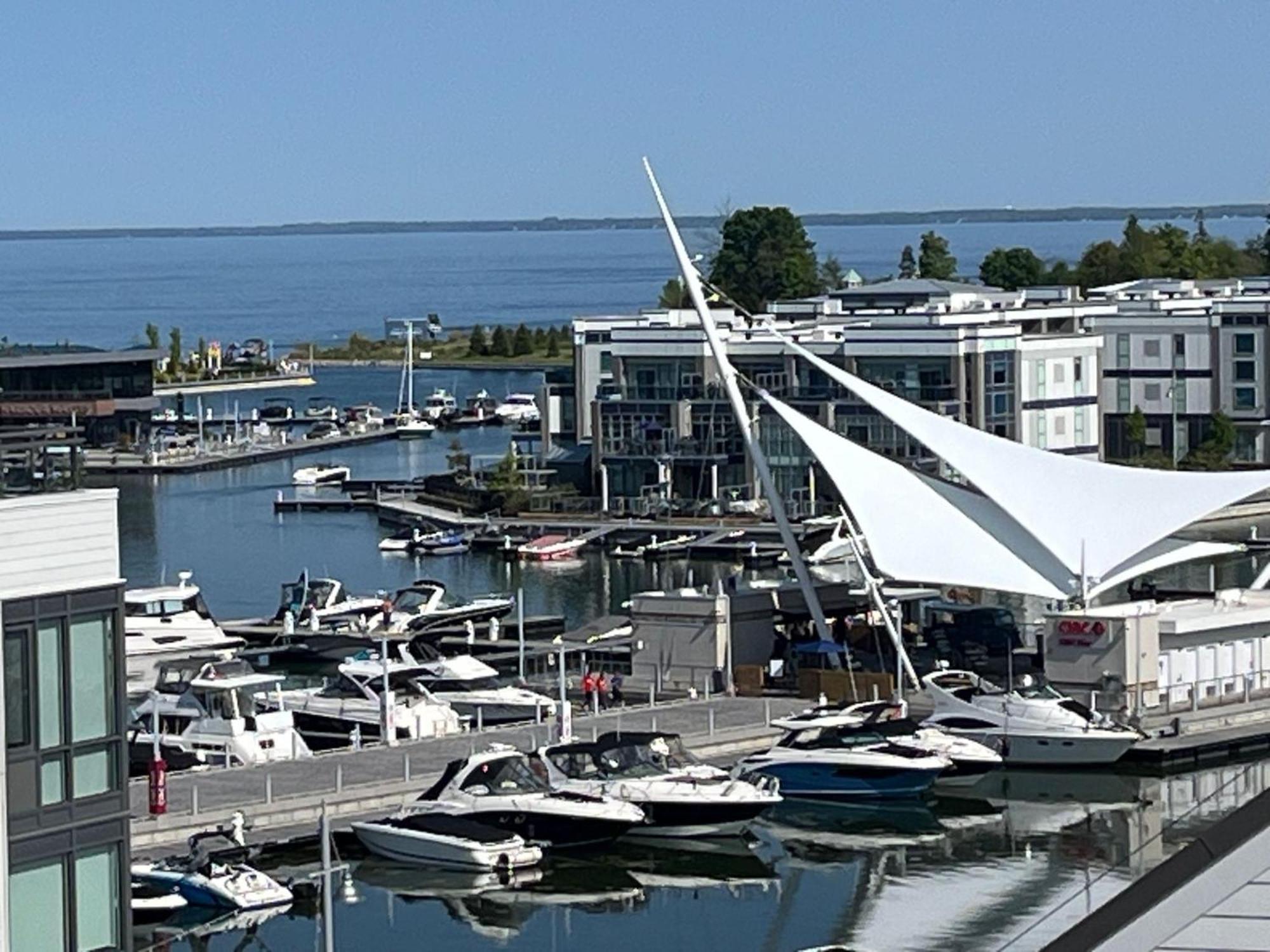 Stunning Stayz At Friday Harbour Beach Marina Resort Lake Simcoe Innisfil Eksteriør bilde